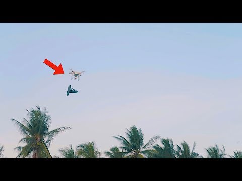 Aneh!!! Ada Drone Bawa Lari Sendal Jepit